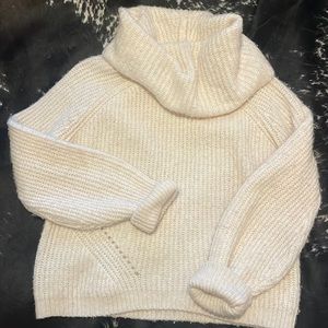 ✨Cute Cream Sweater✨